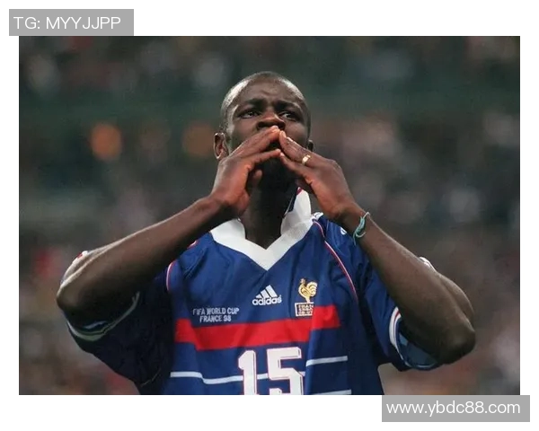 足球场上频繁犯规的球星盘点及其争议行为解析 足球场上频繁犯规的球星盘点及其争议行为解析